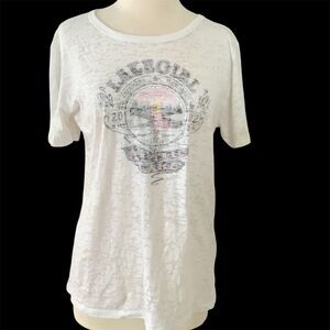 LAKEGIRL White Graphic Short Sleeve Tee